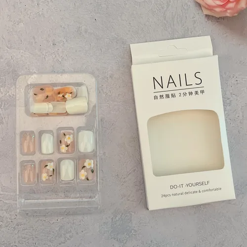 Miniatura 4 de Lindas uñas a presión de flores, color blanco leche, cuadradas, flores pequeñas, acrílicas, primavera/verano, puntas florales, uñas artificiales