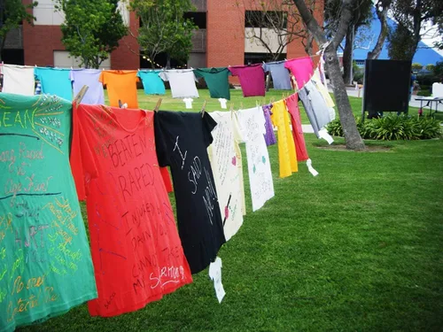 Miniatura 2 de Tendedero portátil de viaje, cuerda de secado de ropa ajustable de 32 pies para ropa interior y exterior, colgador perfecto a prueba de viento