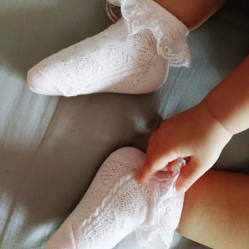 Miniatura 2 de DRESHOW Calcetines de bebé para niñas con ojales y volantes de encaje, calcetines de vestir para recién nacidosbebésniños pequeñosniños para niña