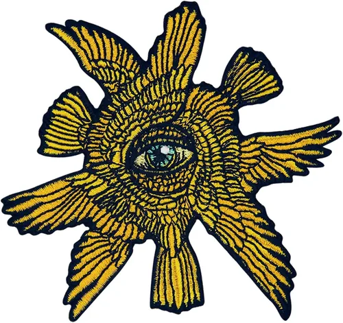 El oro de las seis alas con parche de ojo bordado con apliques bordados para planchar en el emblema para coser
