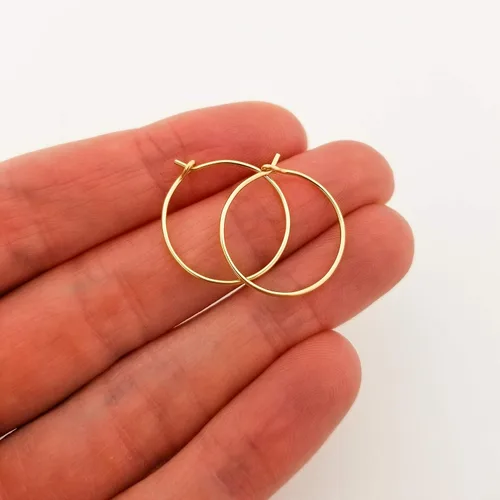Miniatura 16 de Aretes de aro finos medianos de oro de 14 quilates para mujer, ligeros, minimalistas, para uso diario, de 1.5 pulgadas