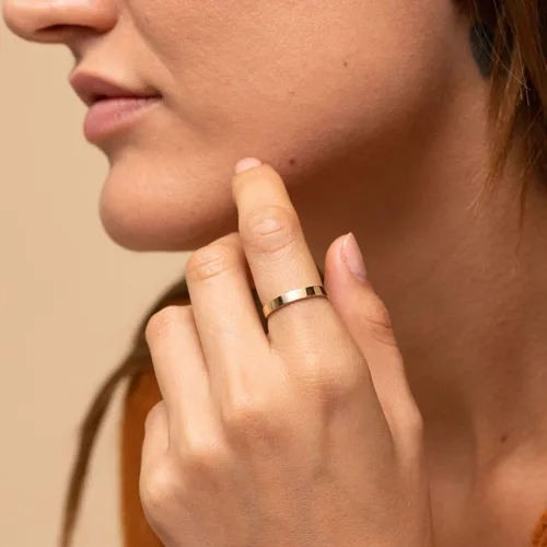 Miniatura 2 de NOKMIT Anillos rellenos de oro de 14 quilates de 0.118 pulgadas para mujeres y niñas, banda apilable de oro fino, anillo de dedo meñique