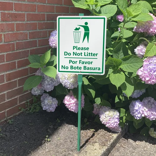 Miniatura 3 de SmartSign Letrero bilingüe LawnBoss® "Please - Do Not Litter" Letrero de aluminio de 10 x 12 pulgadas con estaca de 3 pies