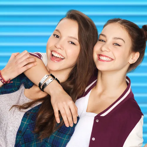 Miniatura 6 de AleapDoll Paquete de 15 pulseras inspiradoras para mujeres, regalos únicos personalizados de cumpleaños, amistad, citas motivacionales, joyería