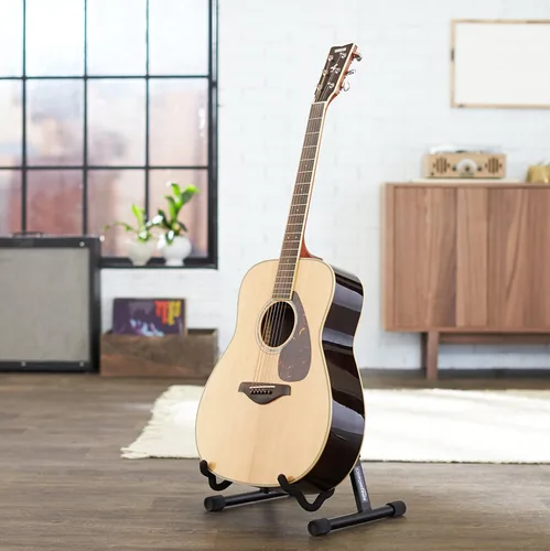 Miniatura 10 de Amazon Basics - Soporte plegable y ajustable con forma de A para guitarras acústicas y eléctricas con goma antideslizante y brazos de espuma suave