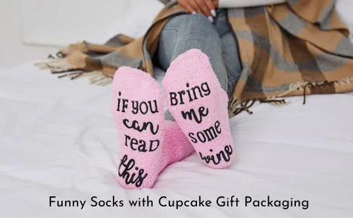 Miniatura 26 de CHANGGER Calcetines unisex con texto en inglés "If You Can Read This Bring Me Some Fuzzy Funny Saying Crew Socks Christmas Unisex Gift