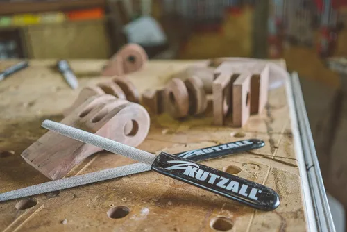 Miniatura 4 de Kutzall Escofina de mano original de 6 pulgadas, gruesa, raspadora de madera utilizada para carpintería y modelado, con mango ergonómico de agarre