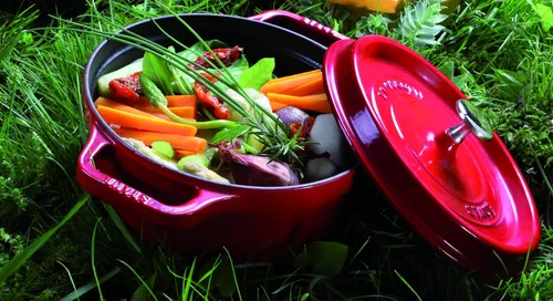 Miniatura 2 de Staub Tostador de Hierro Fundido/Cocotte, Ovalado 14.6 in, 8 L, Rojo Cereza