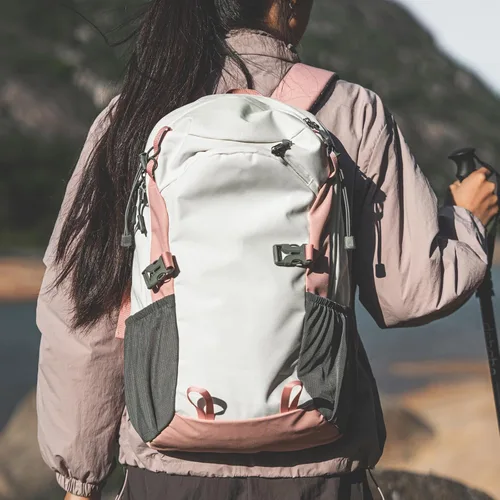 Miniatura 2 de Mochila pequeña de senderismo con correa para el pecho para mujer, mochila de viaje ligera impermeable de 20 litros con correas acolchadas, mochila