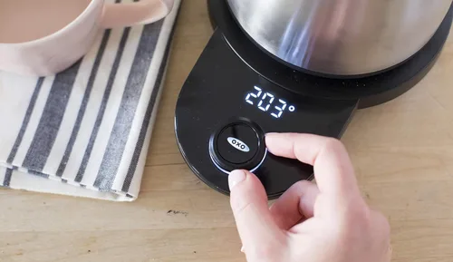 Miniatura 11 de OXO Brew Hervidor Eléctrico de Cuello de Cisne – Hervidor de Agua Caliente, Hervidor para Verter Café y Té, Temperatura Ajustable, Temporizador