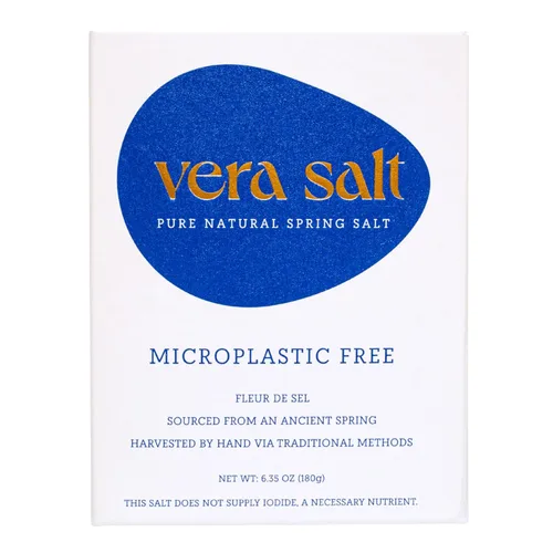 Vera Salt Fleur de Sel - Sal de primavera - Paquete de 6.35 oz - Cristales cosechados a mano de España - Formados naturalmente con delicado crujido