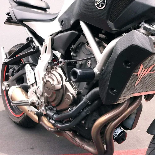 750-6419 Deslizadores para marco sin cortes color negro Yamaha FZ07 (15-17)