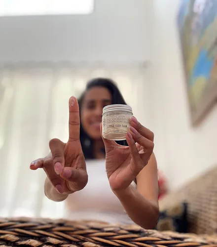 Miniatura 5 de Little Seed Farm Crema de Desodorante Natural - Pomelo Limón - Desodorante Libre de Aluminio para Mujeres u Hombres, Peso Neto 2.4oz 68g