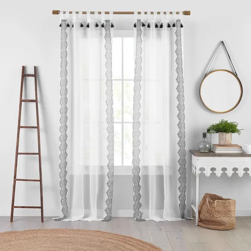Elrene Home Fashions Shilo - Cortina transparente de estilo bohemio con borlas, color negro, (52 x 84 pulgadas)