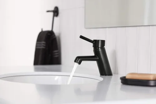 Miniatura 2 de Peerless P1547LF-BL Precept - Agujero único, flujo de agua de 1.0 GPM, negro mate Mate negro