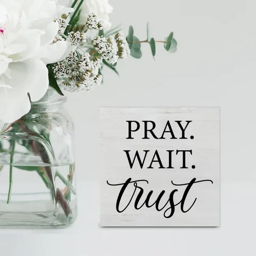 Miniatura 5 de Inspiration - Cartel de madera cristiana para decoración de escritorio, con texto en inglés "Pray Wait Trust", caja de madera rústica
