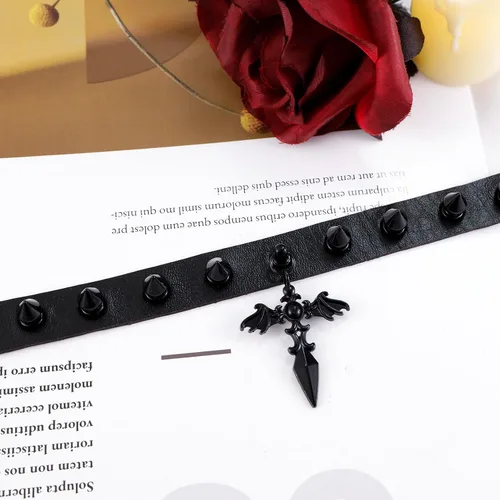 Miniatura 2 de MILAKOO Gargantilla punk negra gótica con remaches para mujeres y hombres con dije de cuero