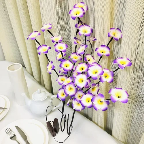 Miniatura 7 de Paquete de 2 ramas de flores artificiales de plumeria, ramo de berenjenas ligeras falsas de Frangipani para decoración romántica del hogar (morado)