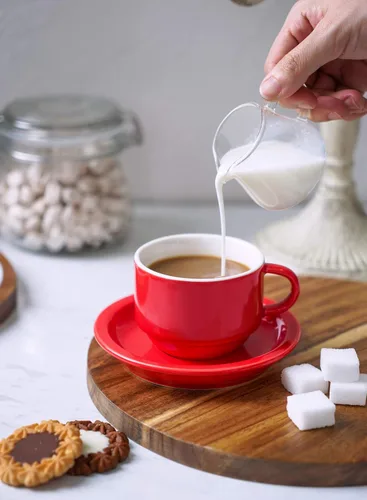 Miniatura 8 de SWEESE - Tazas de porcelana apilables, de 8 onzas, con platillos y soporte de metal, para bebidas especializadas del café, capuchino, latte, Rojo