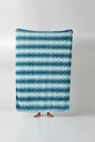 Miniatura 7 de Regal Comfort Manta Sherpa de piel sintética, 50 x 70 pulgadas, suave y afelpada, cálida y mullida, manta de forro polar de terciopelo