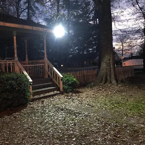 Miniatura 6 de Paquete de 2 luces solares para exteriores con sensor de movimiento, 10000 lm del atardecer al amanecer, luces solares de inundación IP66, luz LED