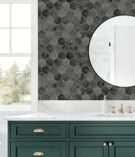 Miniatura 2 de NextWall Papel pintado geométrico hexagonal con incrustaciones para despegar y pegar (negro cósmico y plateado)
