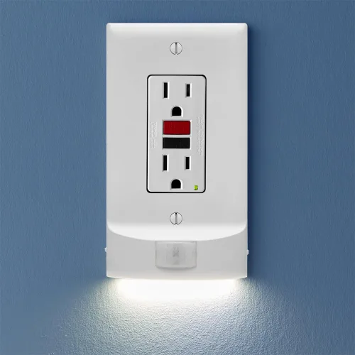 SnapPower Paquete de 2 MotionLight [para tomas GFCI] – Luces nocturnas LED con detección de movimiento integradas en la placa de pared – Opciones