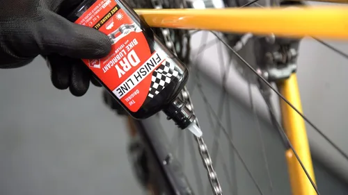 Miniatura 2 de Finish Line Kit de transmisión para bicicletas, incluye cepillo Grunge, lubricante seco de 2 onzas, desengrasante EcoTech de 4 onzas, sistema