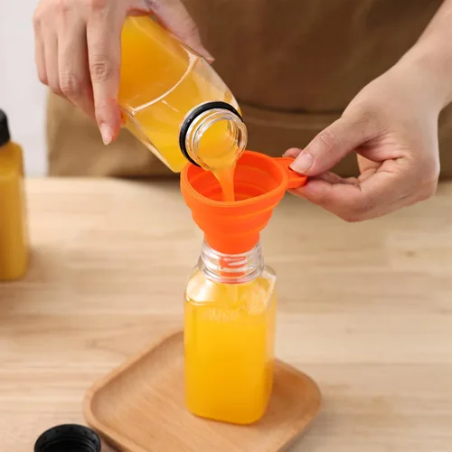 Miniatura 4 de Moretoes 12 botellas de plástico para jugo de 8 onzas con tapas, botellas de agua reutilizables vacías transparentes, recipientes desechables