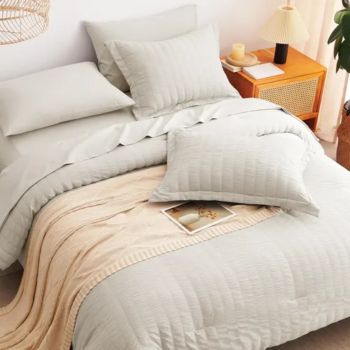 Miniatura 6 de CozyLux Juego de ropa de cama con edredón tamaño King Beige Seersucker de 7 piezas, juego de cama en una bolsa, con edredón, sábanas, fundas