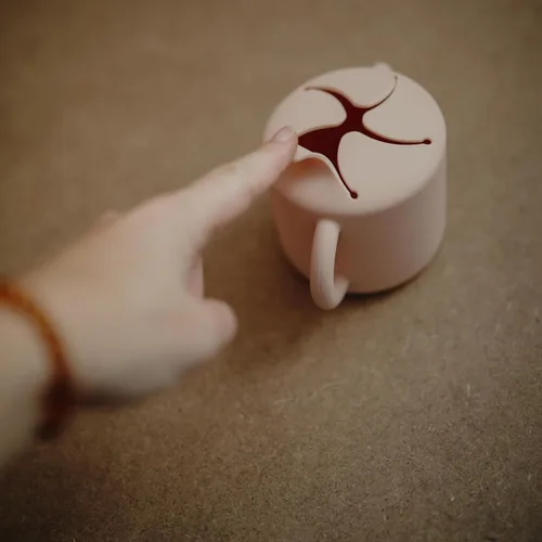 Miniatura 3 de mushie Taza de Silicona para Refrigerios Contenedor de Comida a Prueba de Derrames para Niños Pequeños y Bebés (Blush)