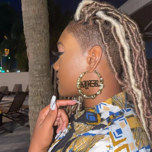 Miniatura 4 de Aretes de bambú grandes personalizados con nombre personalizado para mujeres, aretes de bambú, joyería para mujer, cumpleaños, día de la madre