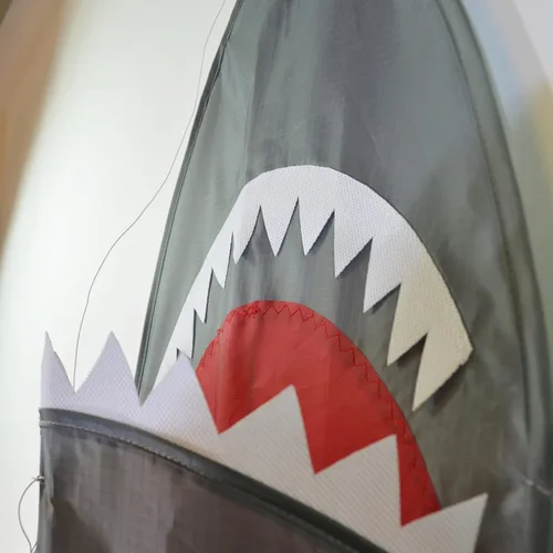 Miniatura 4 de in The Breeze 3D Shark Kite - Single Line - Easy-Flying - Includes Kite Line and Bag