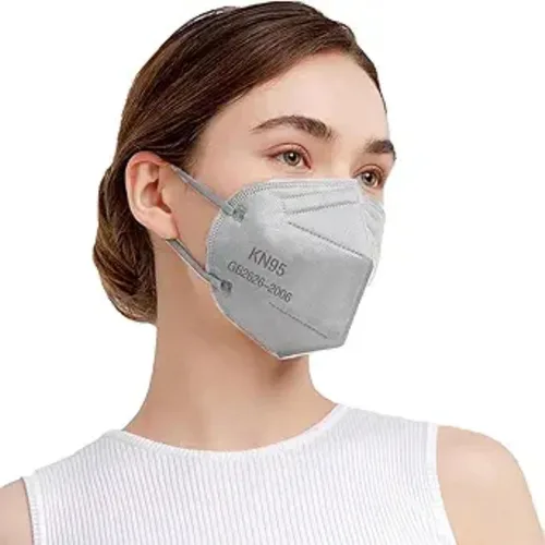 Miniatura 13 de SAROULU Máscaras Faciales Desechables KN95 de 5 Capas Respirables Máscara de Protección contra el Polvo de Taza de Seguridad gris-20