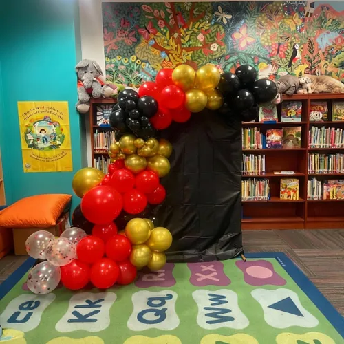 Miniatura 3 de Globos rojos y negros, 60 globos de oro rojo y negro de 12 pulgadas con globos de confeti dorado para graduación, Año Nuevo, películas de casino