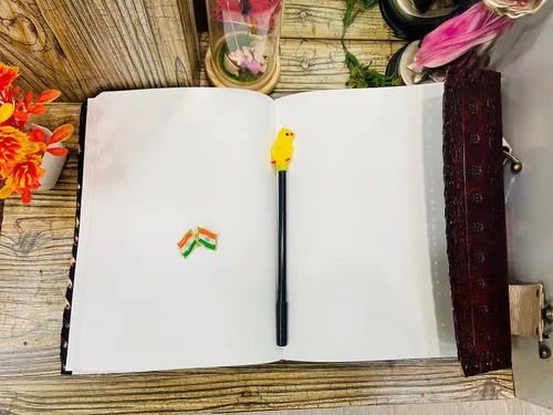 Miniatura 7 de Diario de cuero de siete brujas de piedra, libro de hechizos de sombras, diario en blanco con cierre de cerradura en relieve sin forro, poesía