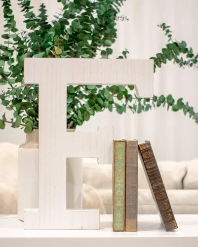 Miniatura 11 de BARNWOODUSA LLC Letras rústicas grandes del alfabeto, monograma de madera de pie para decoración de mantel y chimenea, bloques decorativos de letras