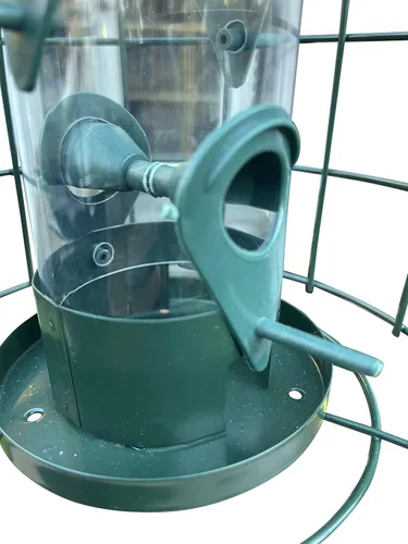 Miniatura 4 de Garden Guru - Comedero para pájaros a prueba de ardillas, tubo enjaulado para colgar al aire libre con 4 perchas para pájaros silvestres pequeños