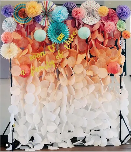 Miniatura 7 de PapaKit Juego de 26 piezas de decoración de fiesta multicolor de lujo, pompones de papel de seda vibrantes, bolas de panal y abanicos de papel