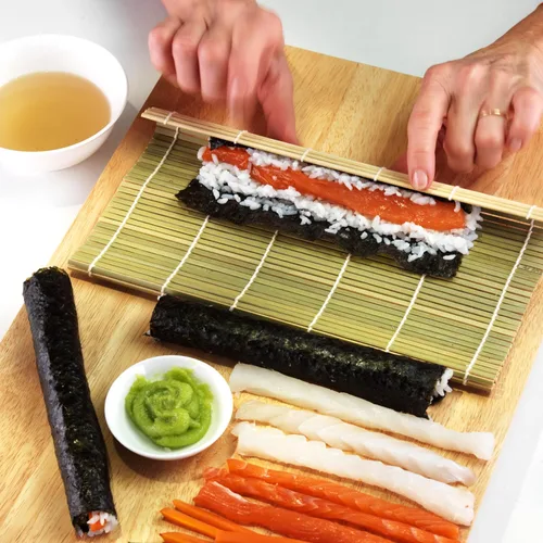 Miniatura 7 de TOSSOW - Kit de fabricación de sushi – Incluye 2 alfombrillas de rodillo de sushi, 1 paleta de arroz, 1 esparcidor de arroz y 5 pares de palillos