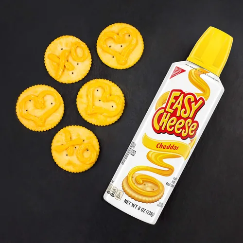 Miniatura 5 de RITZ Galletas Originales y Queso Fácil Cheddar, paquete variado de aperitivos, 1 caja de tamaño familiar y 2 latas