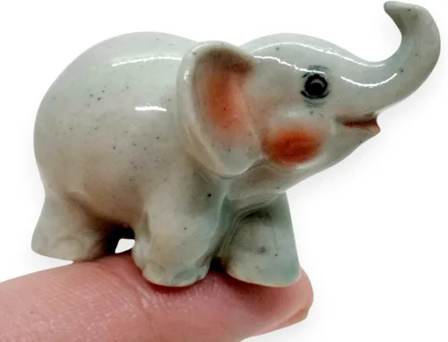 Miniatura 10 de ChangThai Design Pequeña figura de elefante gris claro de 1 pulgada para elevar el tronco – Miniatura hecha a mano de cerámica pintada a mano