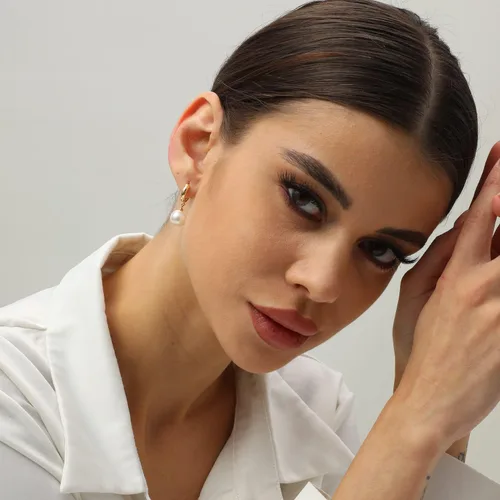 Miniatura 2 de XYJZXY Elegantes aretes de aro de perlas de imitación Aretes colgantes ligeros de perlas de imitación para mujer Joyas de boda con perlas