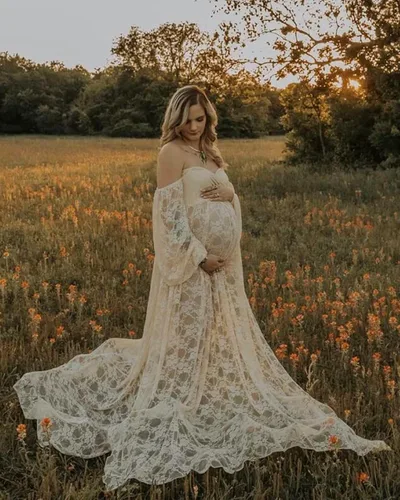 Miniatura 5 de Saslax Vestido de maternidad de encaje elástico suave con hombros descubiertos y doble abertura en línea A para sesión de fotos
