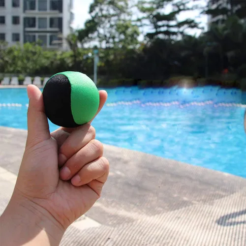 Miniatura 4 de Pelota rebotadora de agua, paquete de 2 pelotas para aliviar el estrés para nadar, playa y actividades al aire libre (amarillo + verde, 2.2 in)