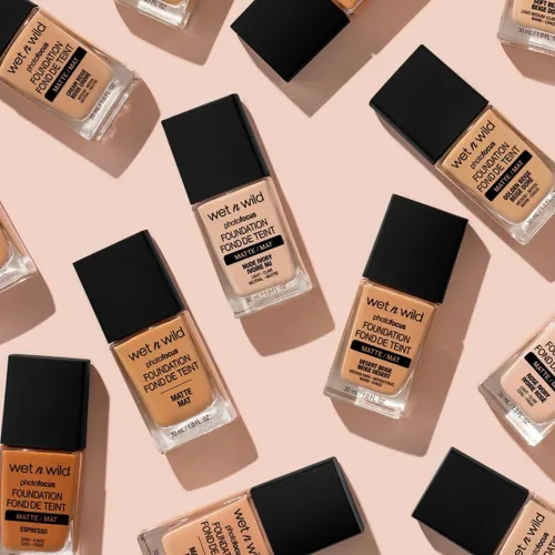 Miniatura 5 de wet n wild - Base líquida Photo Focus con acabado mate, color crema beige, vegana y libre de crueldad animal Beige crema
