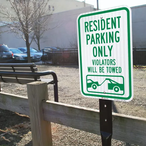 Miniatura 3 de SmartSign Letrero con texto en inglés "Resident Parking Only, Violators Towed" 12 x 18 pulgadas, aluminio reflectante de grado diamante 3M