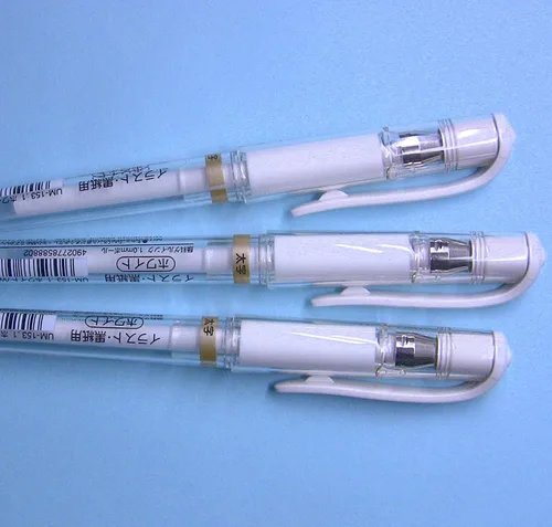 Miniatura 2 de Uni-Ball UM 153 Signo Bolígrafo de Gel de Punta Ancha - Blanco - Paquete de 3, Edición Limitada