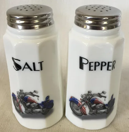 Juego de salero y pimentero - Patrón de paneles - Decorado - Hecho en Estados Unidos - Mosser Glass USA (leche con motocicleta)