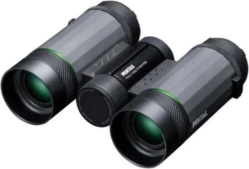 Pentax VD 4x20 WP Únicos prismáticos, monoculares y telescopio 3 en 1 con la versatilidad para capturar la emoción de una variedad de escenas.